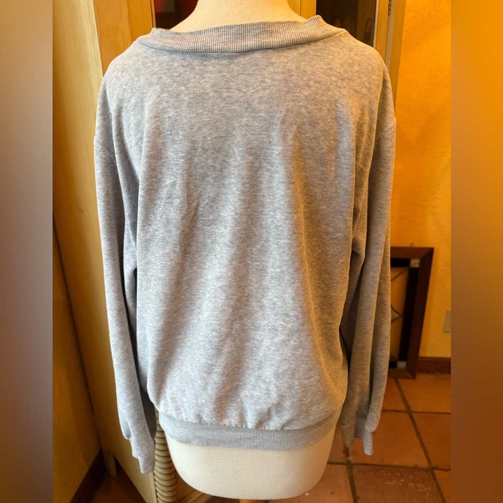 Sweatshirt Top - Picture 3 of 6
